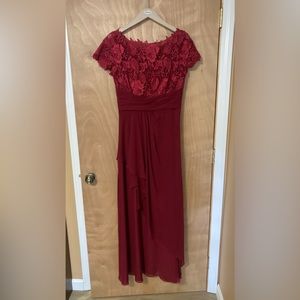 Women’s Formal Full Length Burgundy Dress.